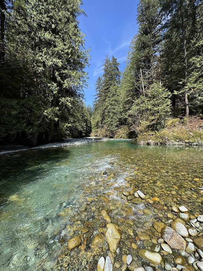 A meltwater wading pool in Bacon Creek Road